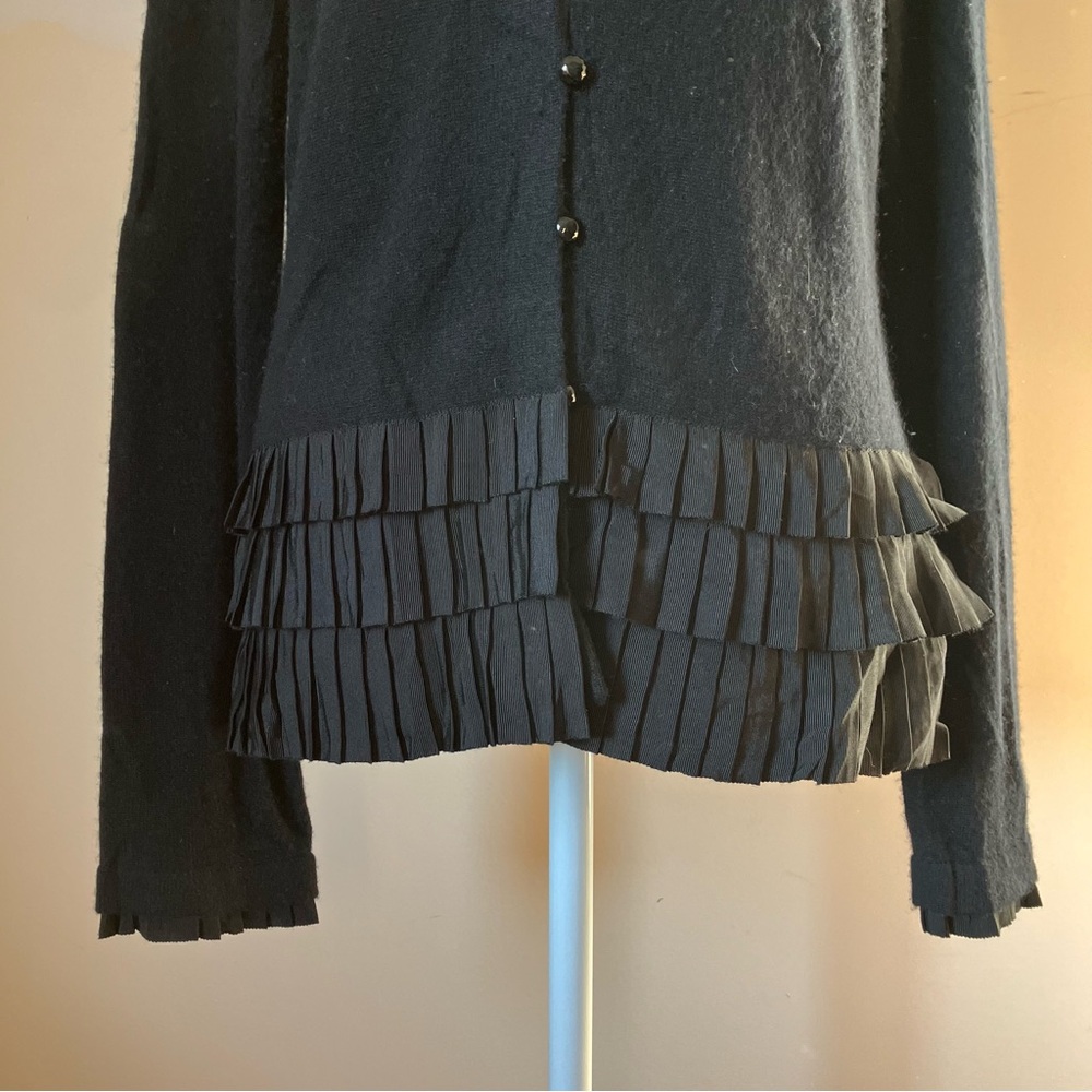 Cashmere by Bloomingdale’s Black Ruffled Cardigan Sweater size Medium - Picture 4 of 8